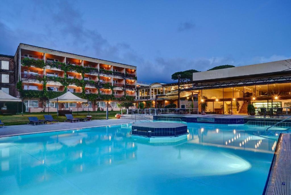 Appartamento 4 Posti Letto N 238 Presso Residence Golf Hotel Punta Ala Exterior foto